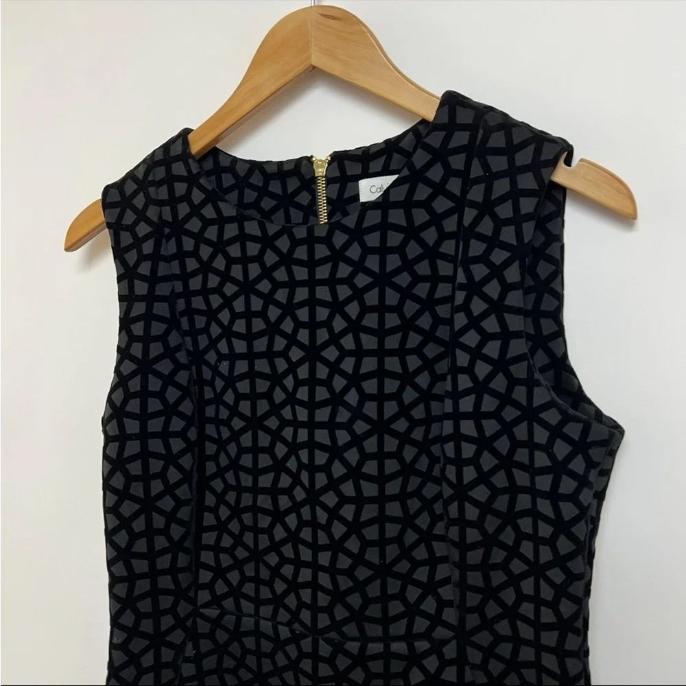 Calvin Klein Black Velvet Sheath Dress Knee Length Sleeveless Cocktail US 8 - Picture 2 of 8